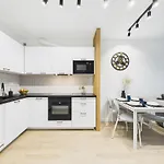 Superapart Włodkowica 9a Apartament Warszawa